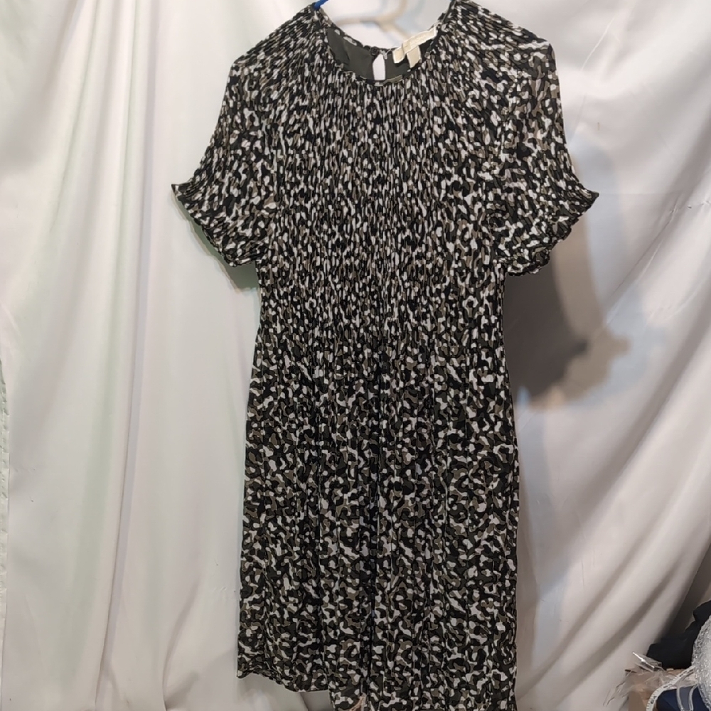 Michael Kors Black and White Pleated Midi Dress NWOT Size Large Petite